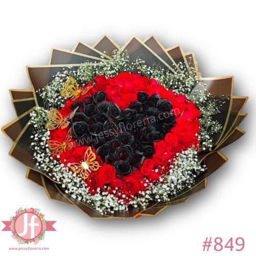 849 Ramo 100 rosas rojas con corazón negro y gypsophilia