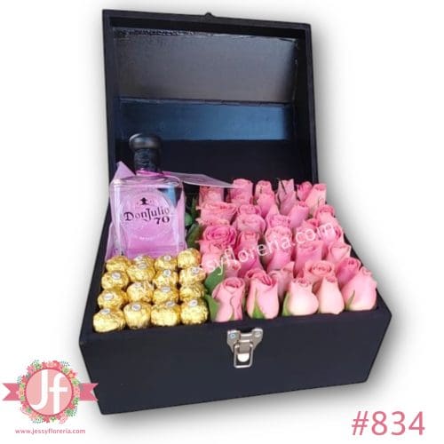 834-cofre-negro-con-40-rosas-rositas-ferreros-y-don-julio-70